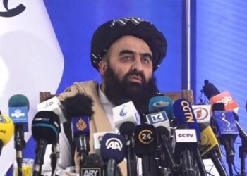 أمير خان متقي: إحدى الدول المجاورة لأفغانستان توفر لتنظيم داعش قوة بشرية وعناصر مقاتلة فيما تمول وتسلح الثانية عناصره، والثالثة تقوم بتعبئته وتوجيه عناصره للهجوم على الآخرين.